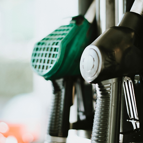 Onbemande benzinepompen verhogen tanklimiet naar 200 euro