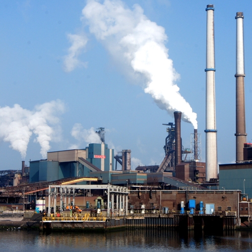 Tata Steel wordt aangeklaagd door omwonenden om dumpen stoffen
