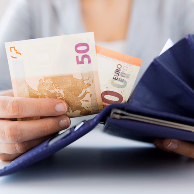 Afbeelding van Burgers betalen onnodig voor aanvraag toeslagen: zo doe je dit wél gratis